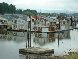 River homes