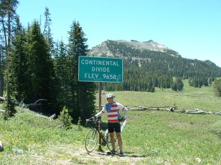 Togwotee Pass and Continental Divide (elev. 9,658 
ft)