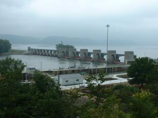 The 'dam' part of a river lock